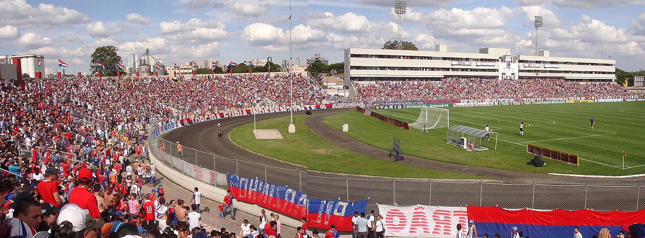 Imagem ilustrativa: Estádio Vila Capanema (officialy Estádio Durival Britto e Silva), home stadium of Paraná Clube, in Curitiba, Brazil.