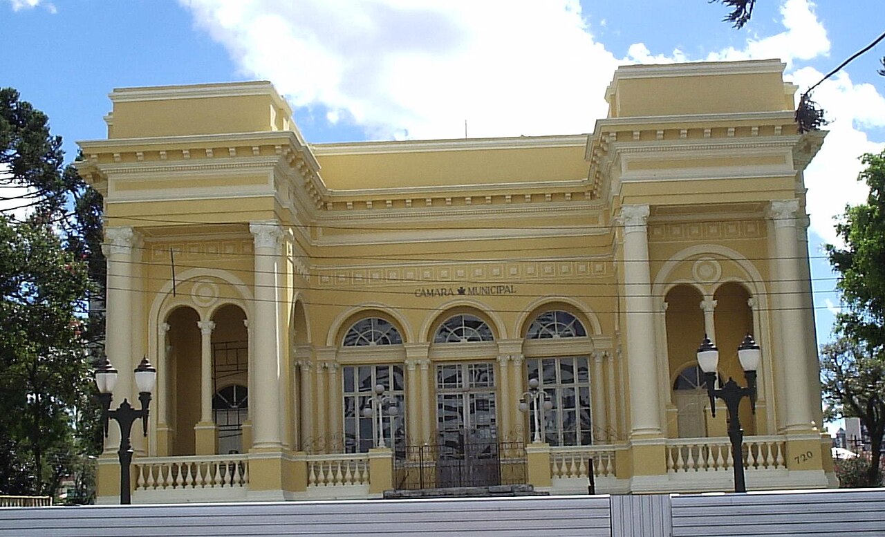 Imagem ilustrativa: Câmara de Vereadores de Curitiba, sede do poder legislativo de Curitiba.