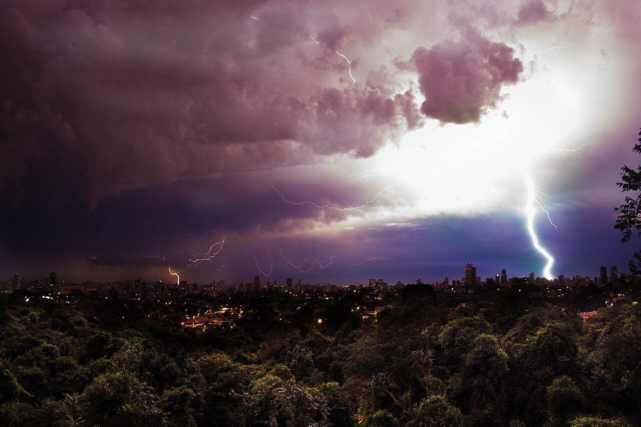 Imagem ilustrativa: Tempestade Elétrica em Curitiba