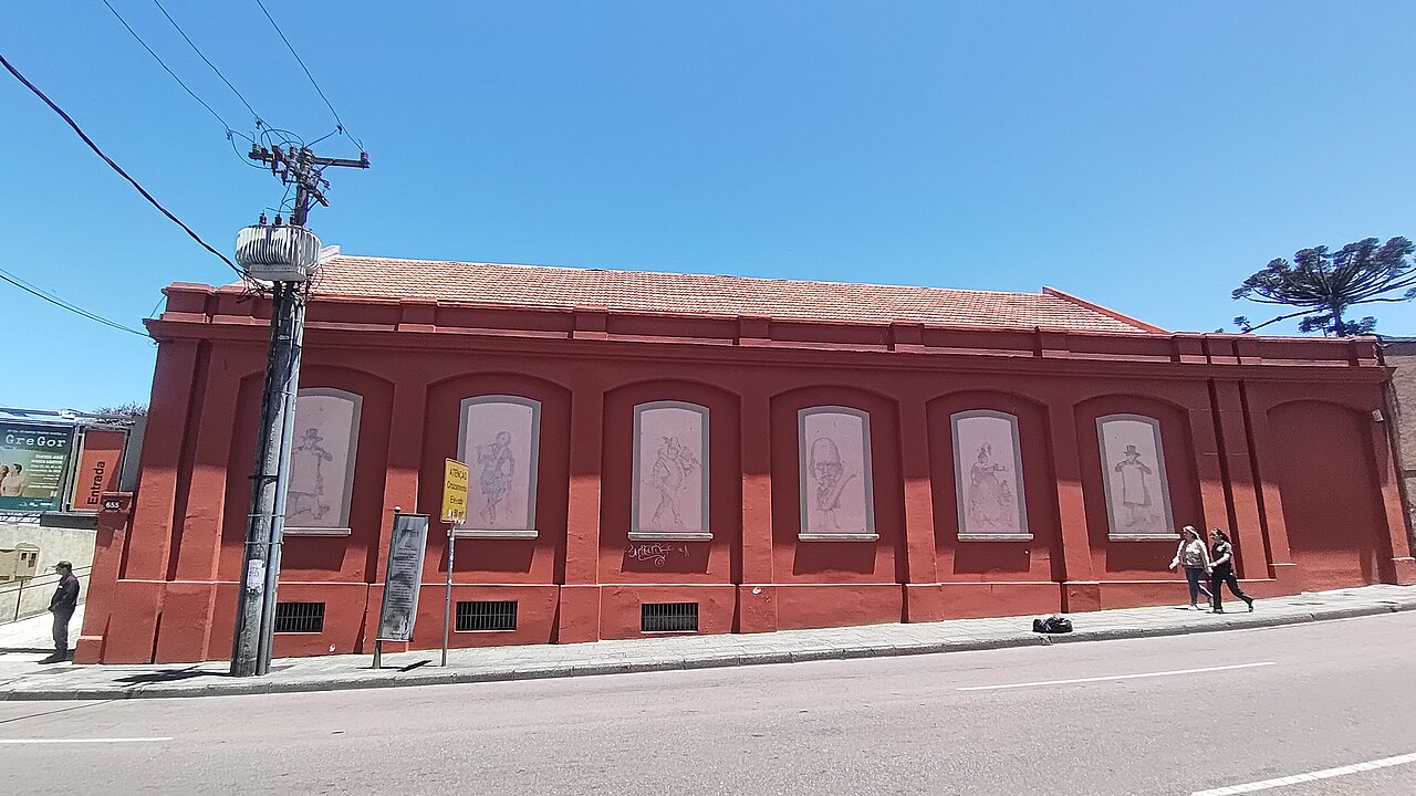 Imagem ilustrativa: Fachada do Teatro José Maria Santos, em Curitiba
